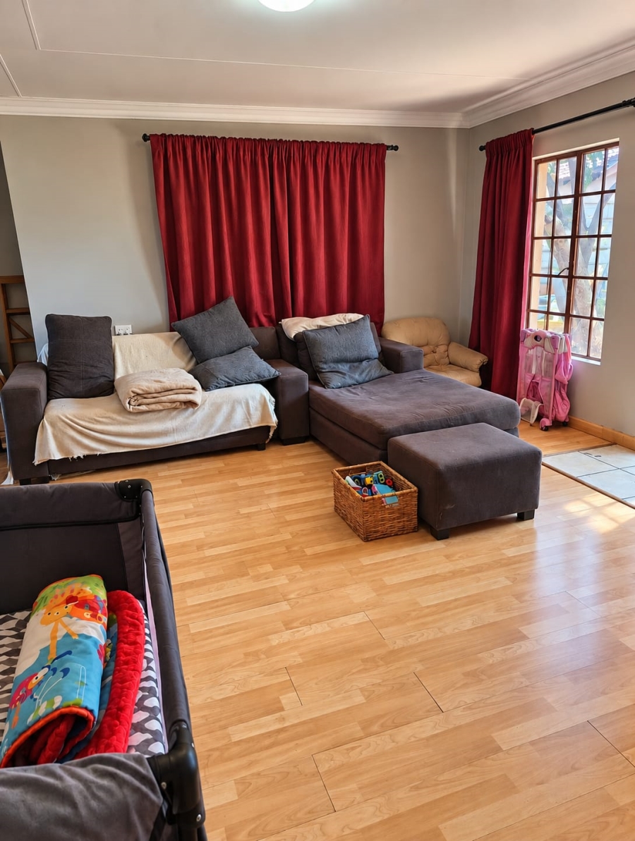 To Let 2 Bedroom Property for Rent in Melodie North West
